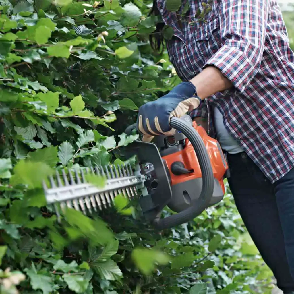 Husqvarna 122HD60 Gas-Powered Hedge Trimmer