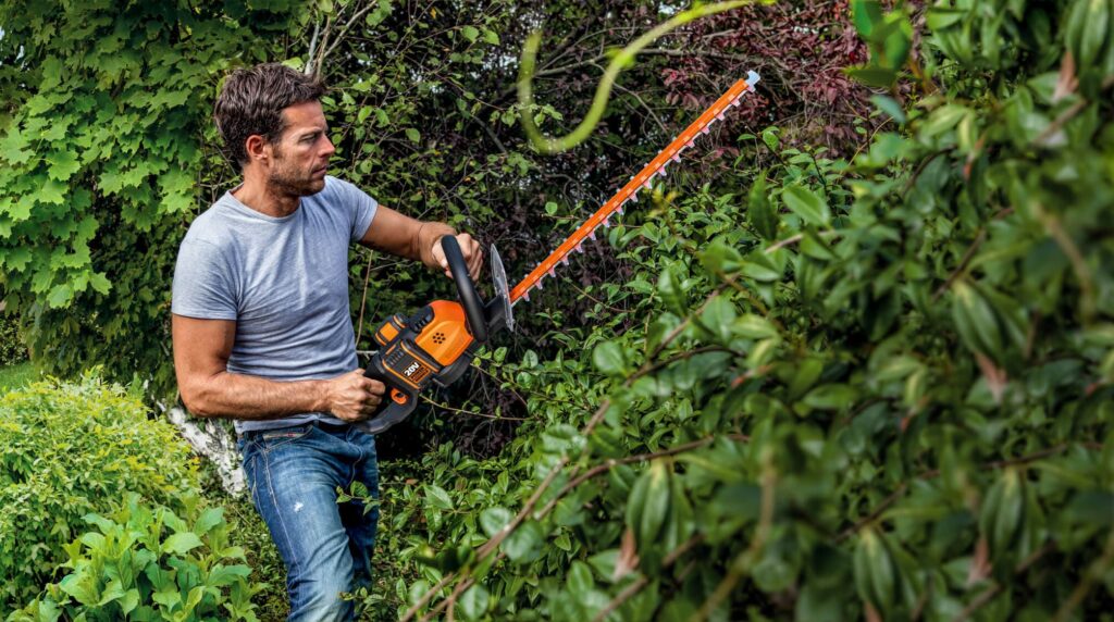 The Ultimate Guide to Hedge Trimmers: Power Sources, Types, and Top Picks